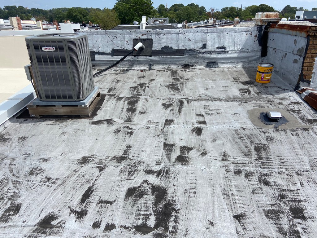 Uncoated rubber roof